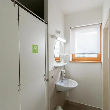 Hostel Cube For 2