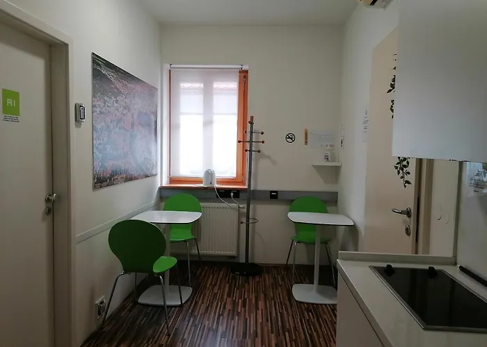 큐브 센트럴 룸스 포 2 *