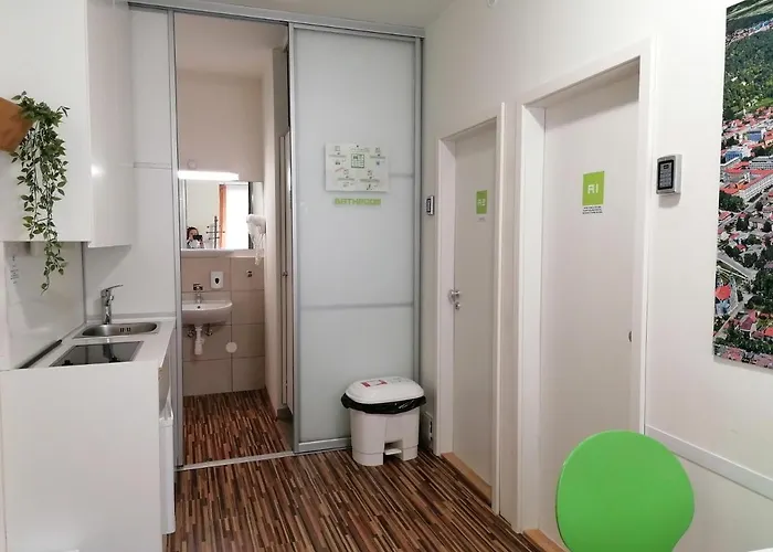 큐브 센트럴 룸스 포 2 류블랴나