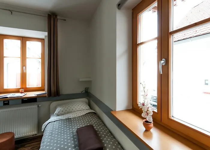 큐브 센트럴 룸스 포 2 호스텔